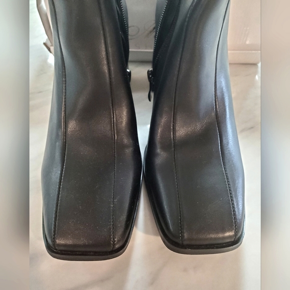 Mata black heeled boots w/ side zipper 9 - Picture 3 of 10